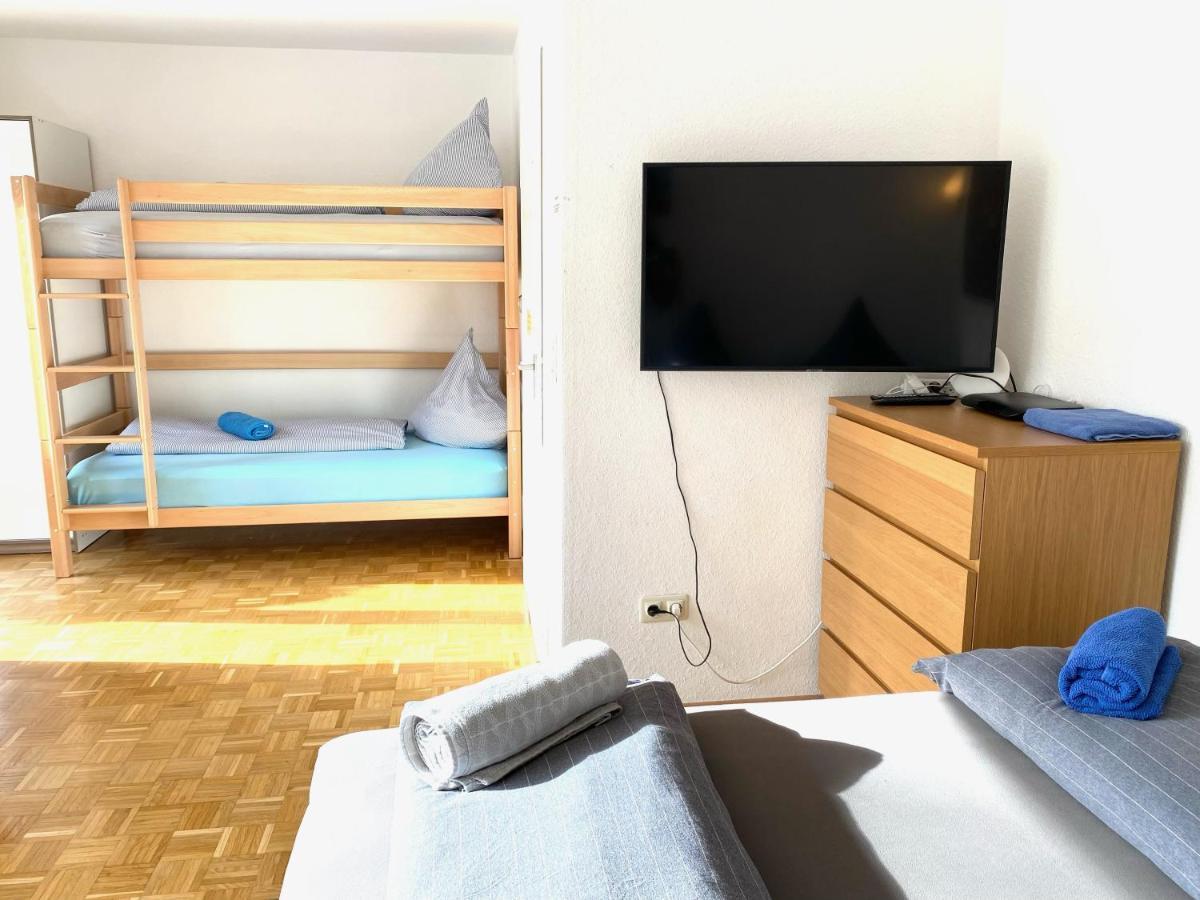 Gemuetliche Privatzimmer Mit Geteiltem Bad, Kueche Und Garten Munchen Bagian luar foto