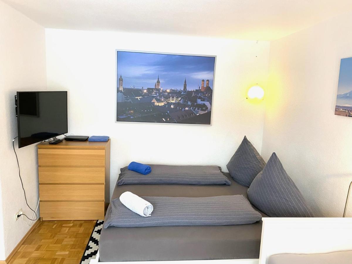 Gemuetliche Privatzimmer Mit Geteiltem Bad, Kueche Und Garten Munchen Bagian luar foto