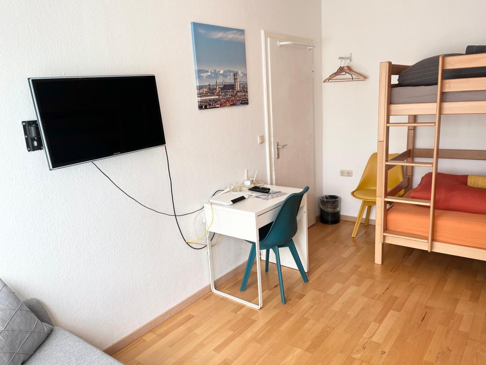 Gemuetliche Privatzimmer Mit Geteiltem Bad, Kueche Und Garten Munchen Bagian luar foto